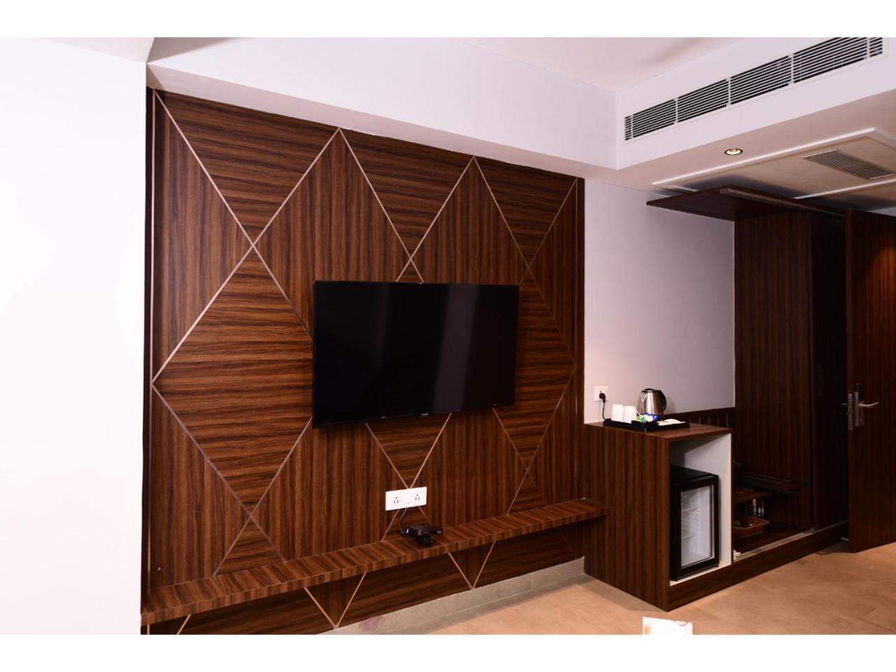 Belvedere Suites เกรทเตอร์นอยดา ภายนอก รูปภาพ