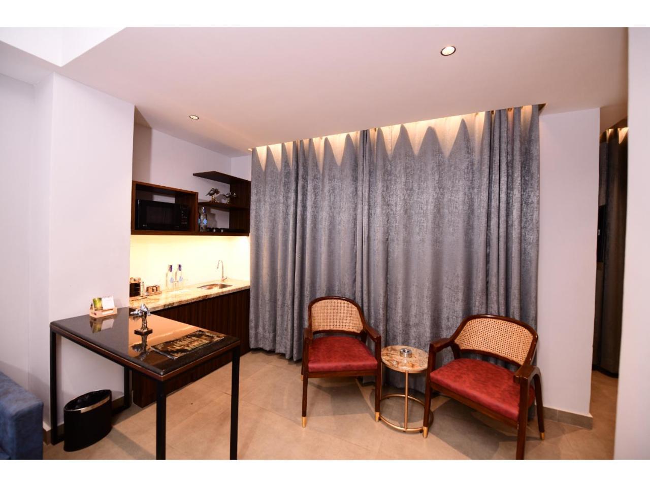 Belvedere Suites เกรทเตอร์นอยดา ภายนอก รูปภาพ