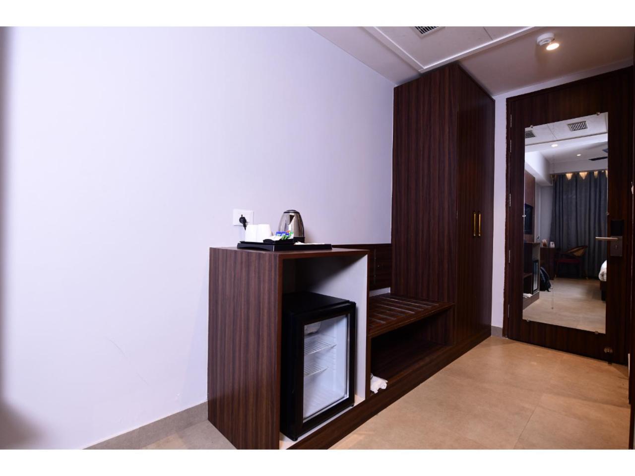 Belvedere Suites เกรทเตอร์นอยดา ภายนอก รูปภาพ